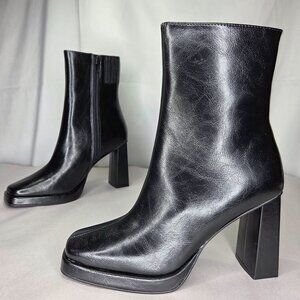 NWT Steve Madden Women's Freya Black Leather Bootie